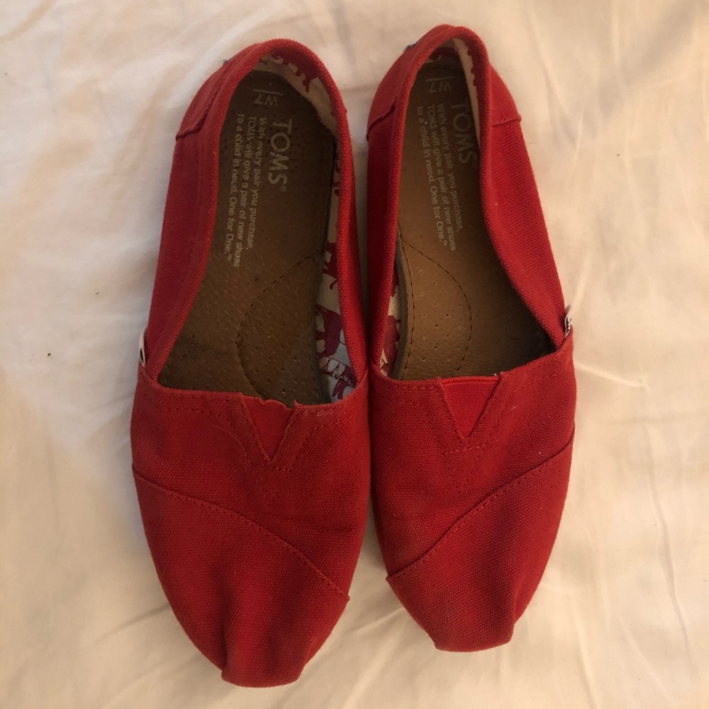 Toms